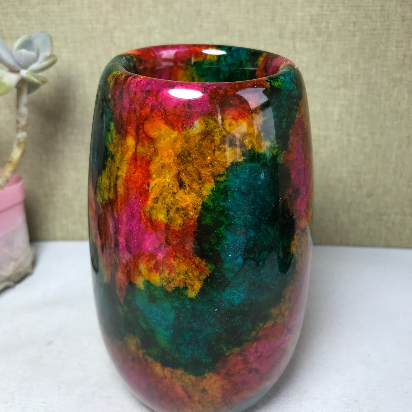 Natural “Seven Colors Jade” vase specimen -Taiwan China 1130g 129mm A2930