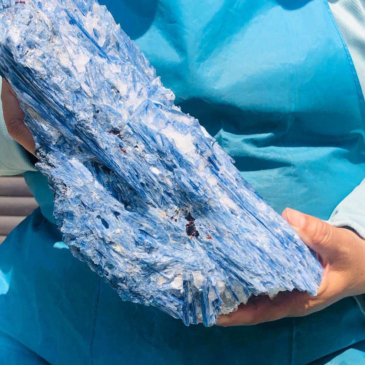4730G Natural Blue Quartz Crystal Specimen Raw Mineral Reiki Healing Home MH5285