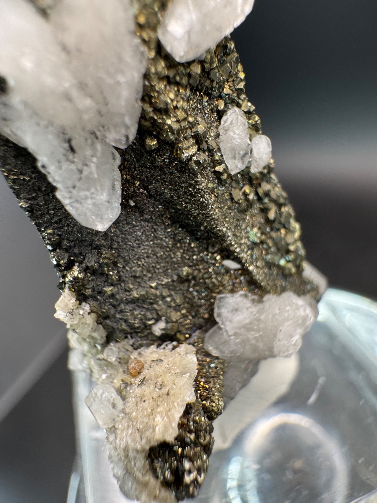 6606 Multicolor Pyrite and Calcite on Quartz Hu Bei 20g