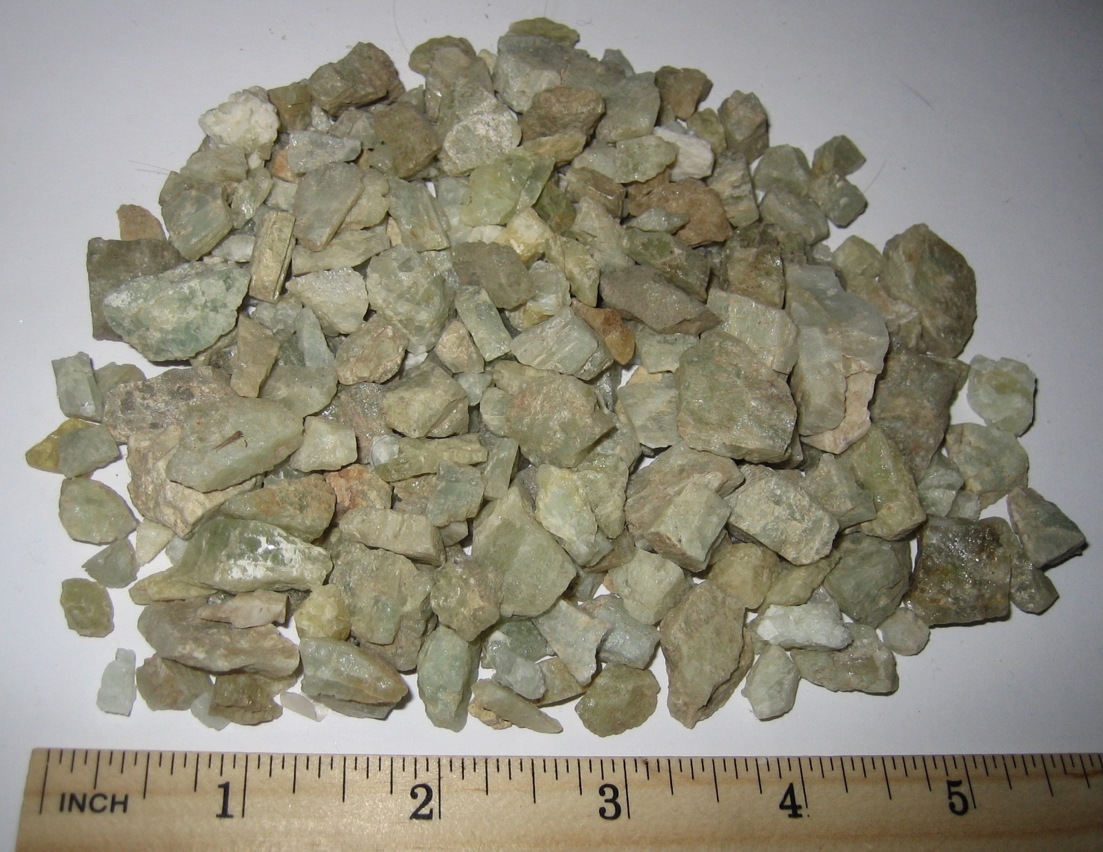 150+ SMALL NATURAL 0.2″-0.6″ YELLOW BLUE HELIODOR BERYL CRYSTALS NH, USA 227g *1