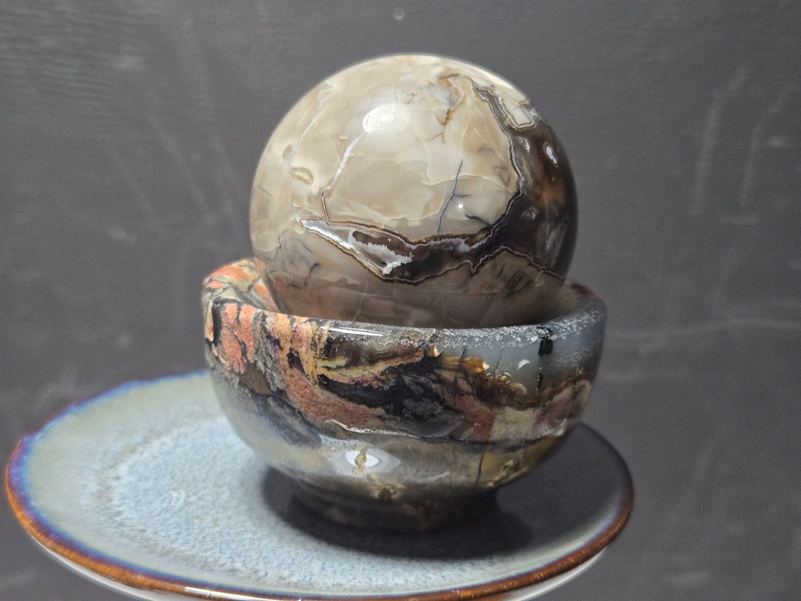 Set of (2) UV Reactive Football Agate dish/holder & Volcano sphere! G15