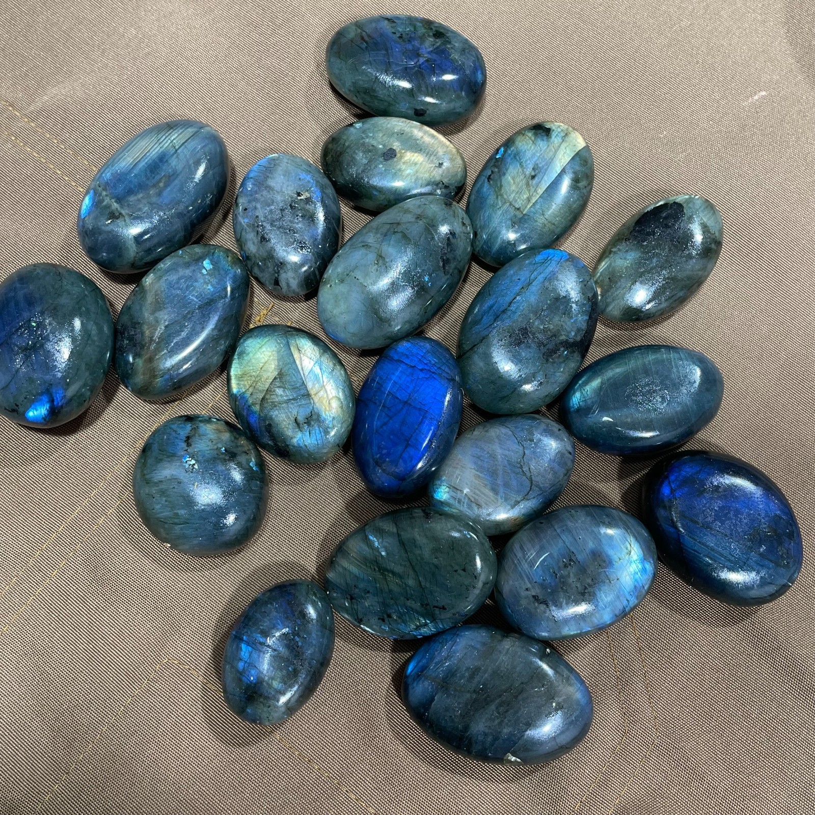 Wholesale 1kg Lot Natural Labradorite Palm Stones Crystal Energy