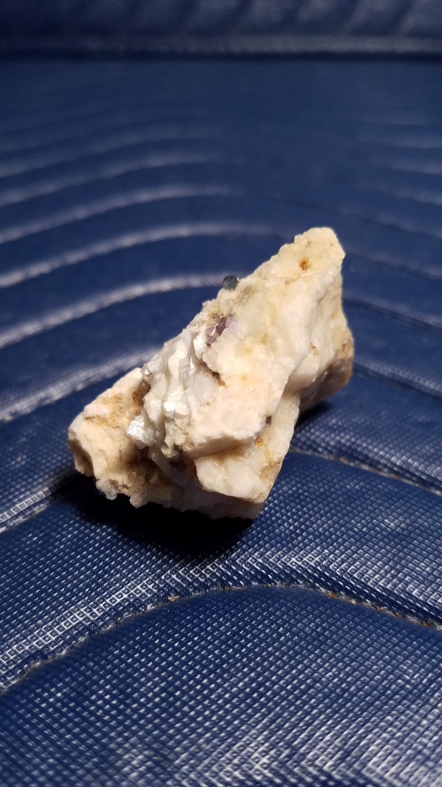 SiG: Small Deep Blue-Green Greenish-Blue Beryl Crystals on Matrix from Austria