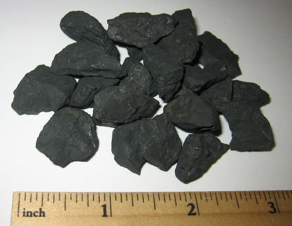 20+ NATURAL ROUGH SHUNGITE HEALING PURIFICATION STONE MINERALS RUSSIA ~ 50grams