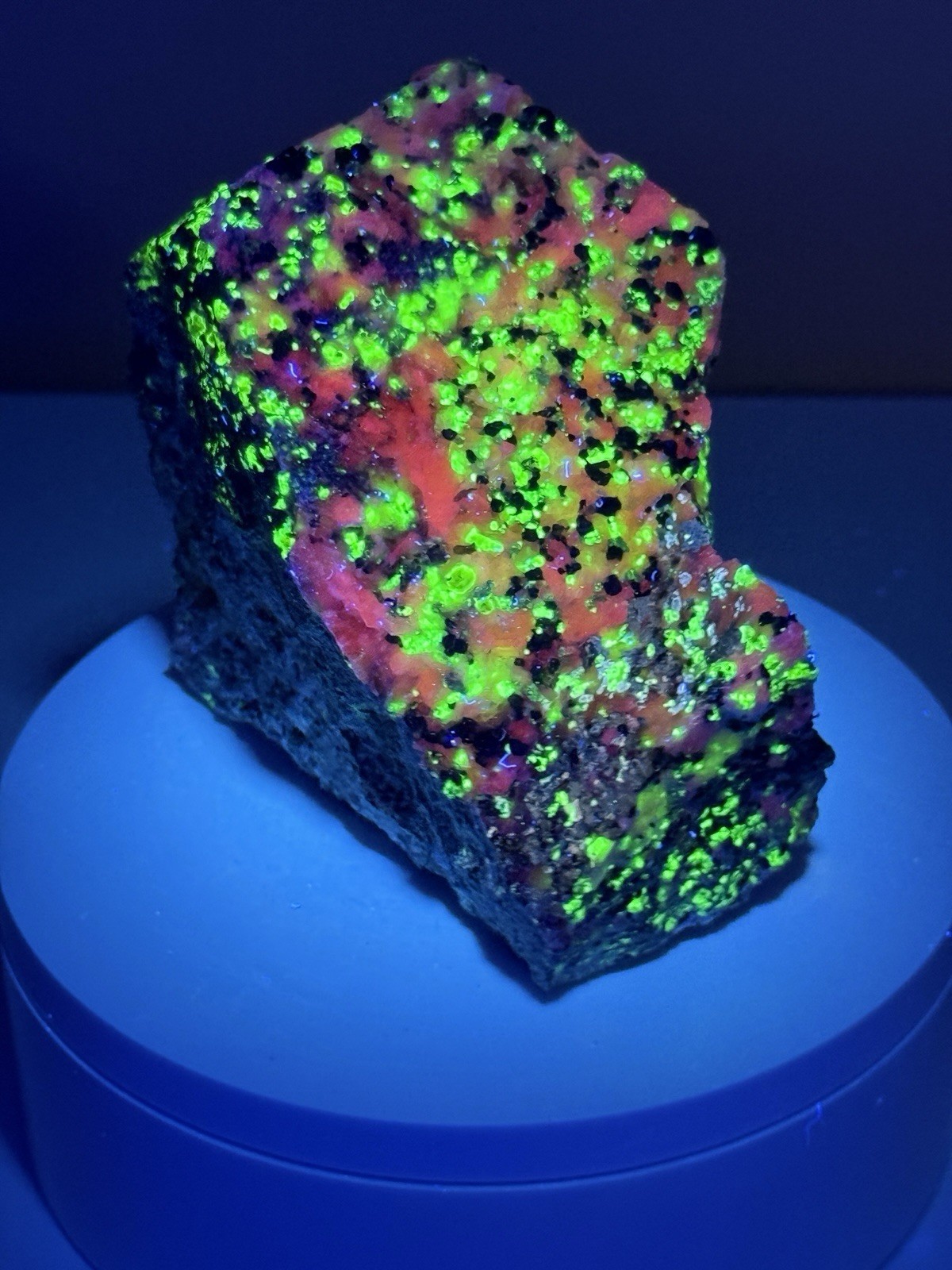 GLEAMING Calcite, Willemite, & Franklinite Fluorescent Mineral Specimen – NJ