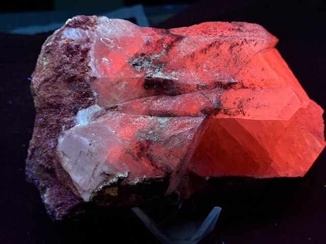 PHENOMENALLY FLUORESCENT /PHOSPHORESCENT 5″ CALCITE CRYSTAL ,COLORADO
