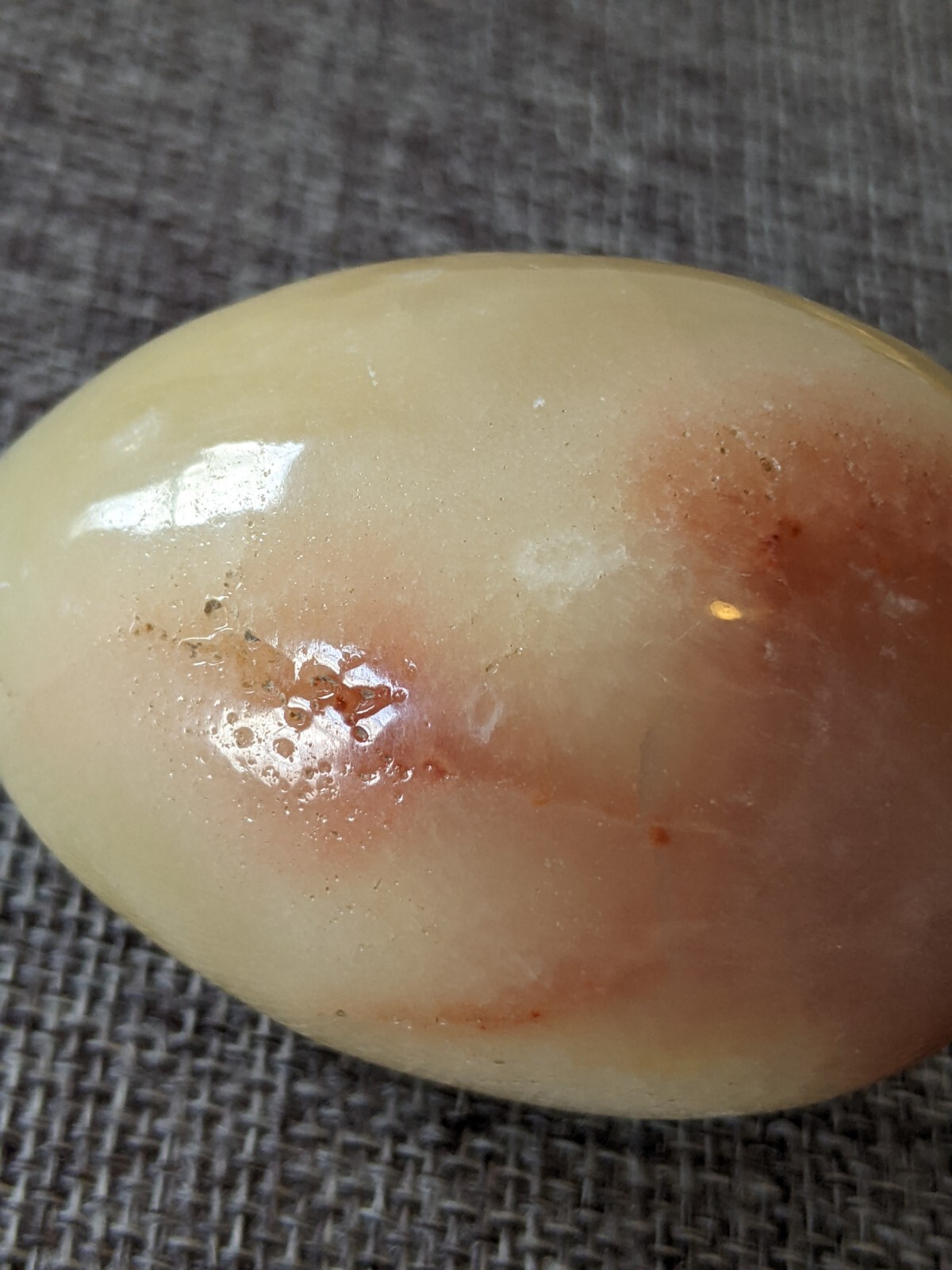 Reddish White Onyx Easter Egg Natural Crystal Banded Mineral – With Stand