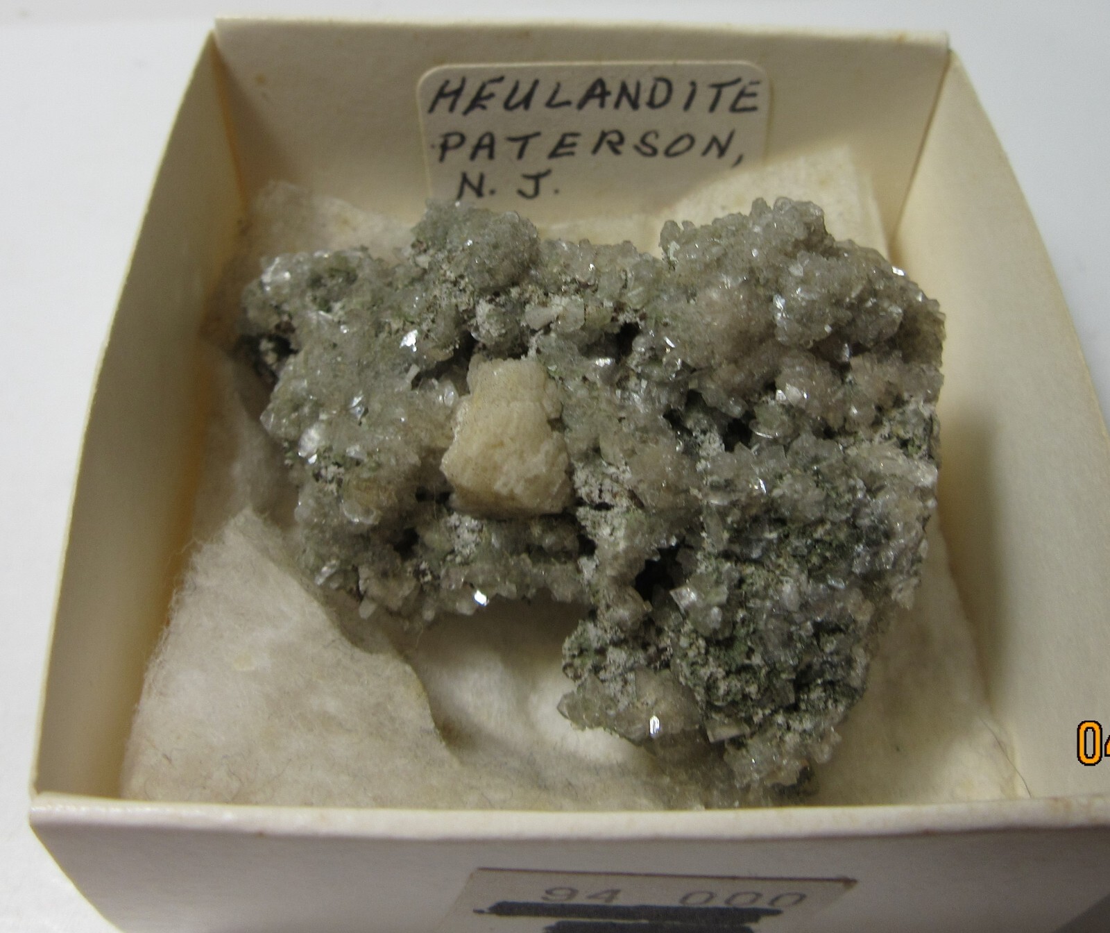 Heulandite on 1 7/8″ Quartz Paterson N.J. Collectible HQPNJC-7s