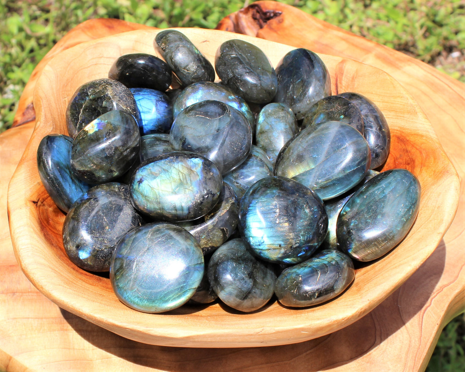 Labradorite Palm Stones – Hand Polished Labradorite Pebbles, Wholesale Bulk Lot