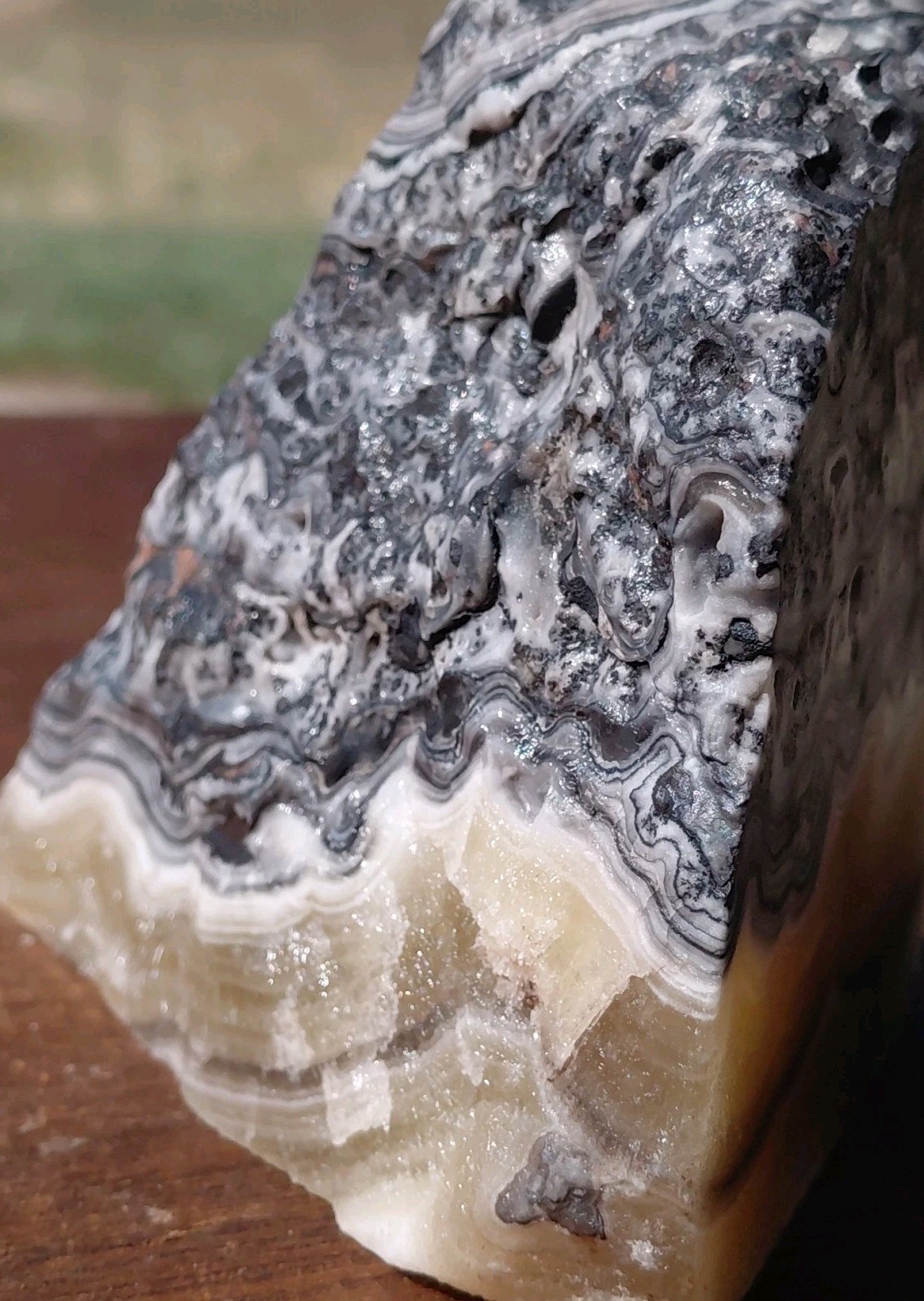 Zebra Calcite Polished Pyramid Dendrite Translucent Bands 3 1/4″x3 1/4″×2 1/2″