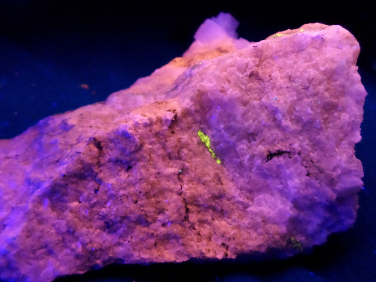 KB: NEW!! BRIGHT FL. RED CALCITE FROM THE WHITE KNOB QUARRY, CALIFORNIA