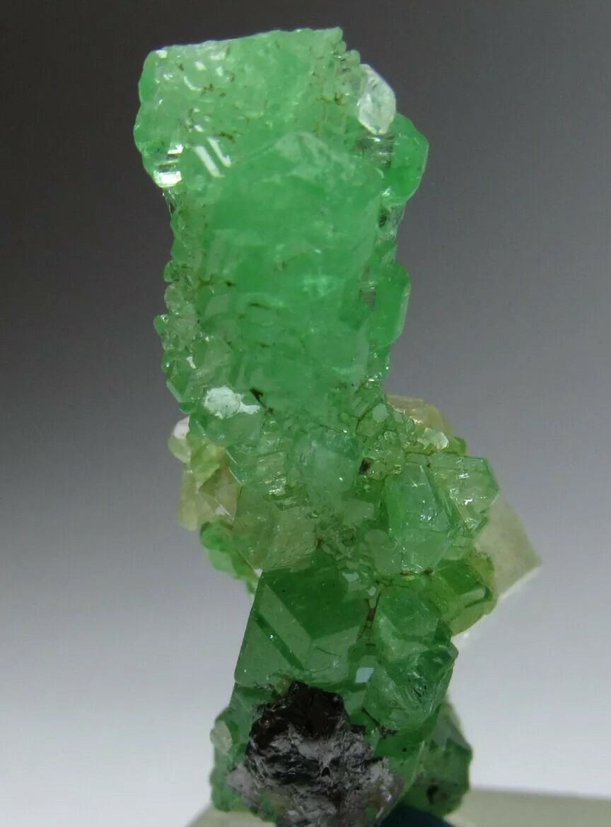 Remarkable Twisted Geometric Tsavorite Grossular Garnet w/ Diopside!!! Tanzania