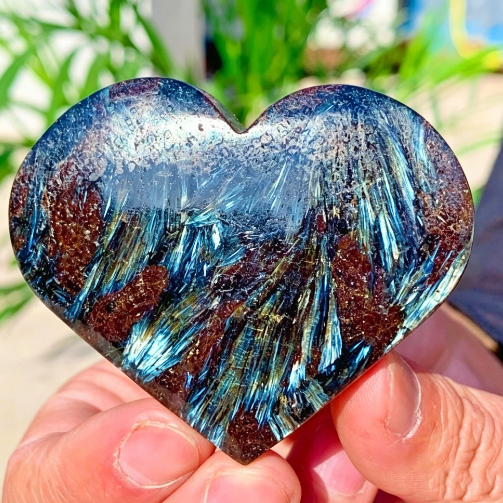 Arfvedsonite Heart Palm Stone 7-8cm Natural Firework Flash Crystal