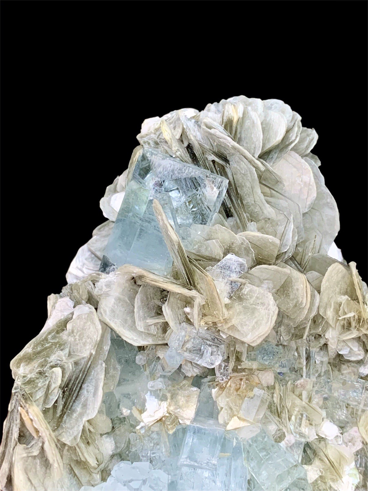 579 Grams Aquamarine Cluster With Mica Combine Specimen From Nagar Pakistan.