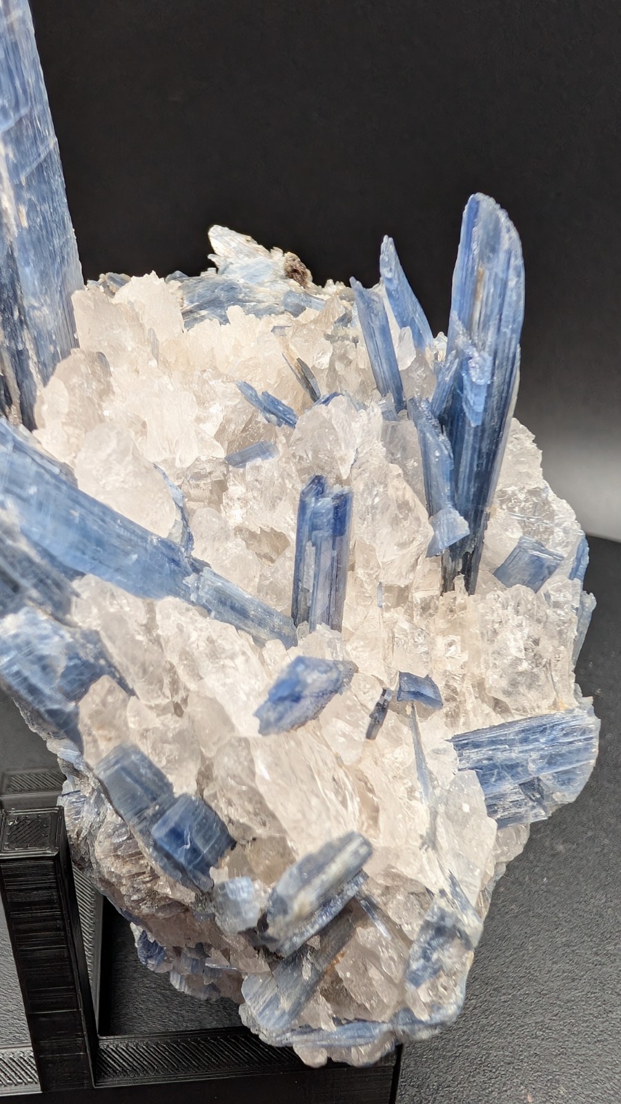 Kyanite, Quartz – Minas Gerais, Brazil