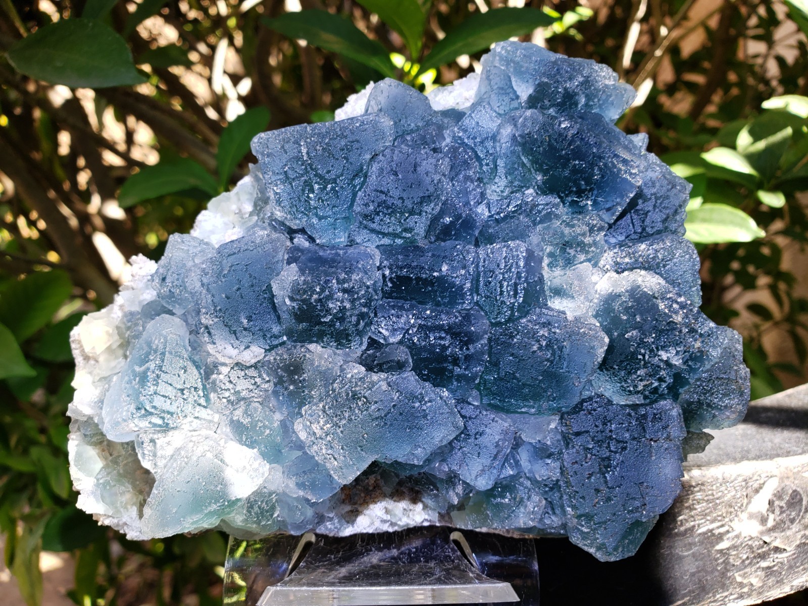 5.25″ Blue Fluorite Crystal Quartz UV on Matrix Specimen, 609g or 1.3 lbs