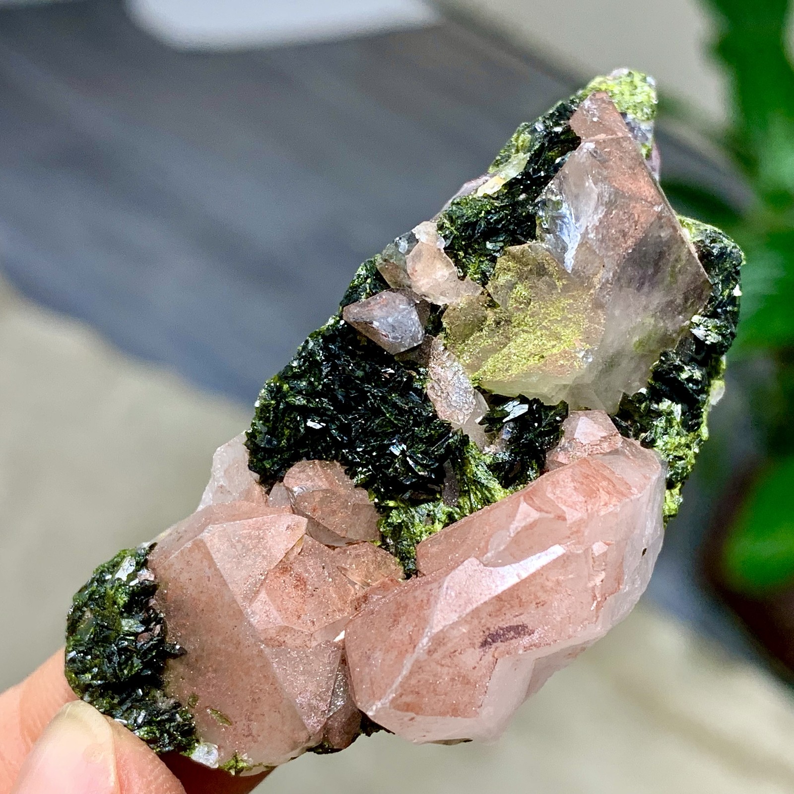 41G Natural beautiful epidote quartz with garden Crystal mineral symbiosis