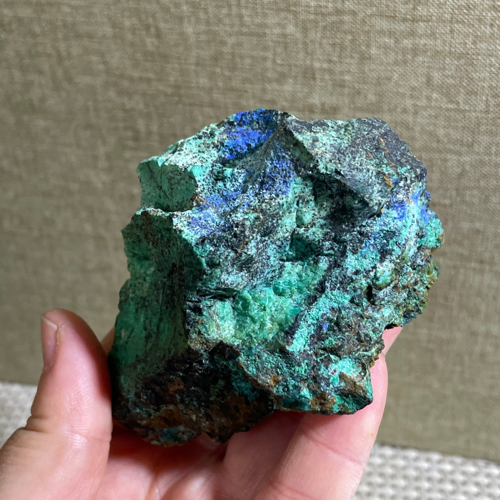 Restoration of Natural Blue Copper Ore Quartz Crystal Mineral Samples 148g