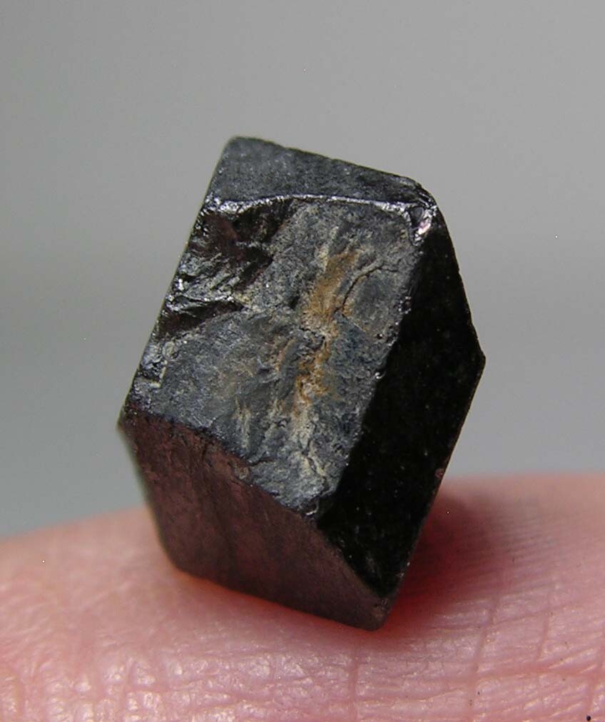 #7 Pakistan 9.25ct 100% Natural Octahedron Magnetite Crystal Specimen 1.80g 10mm