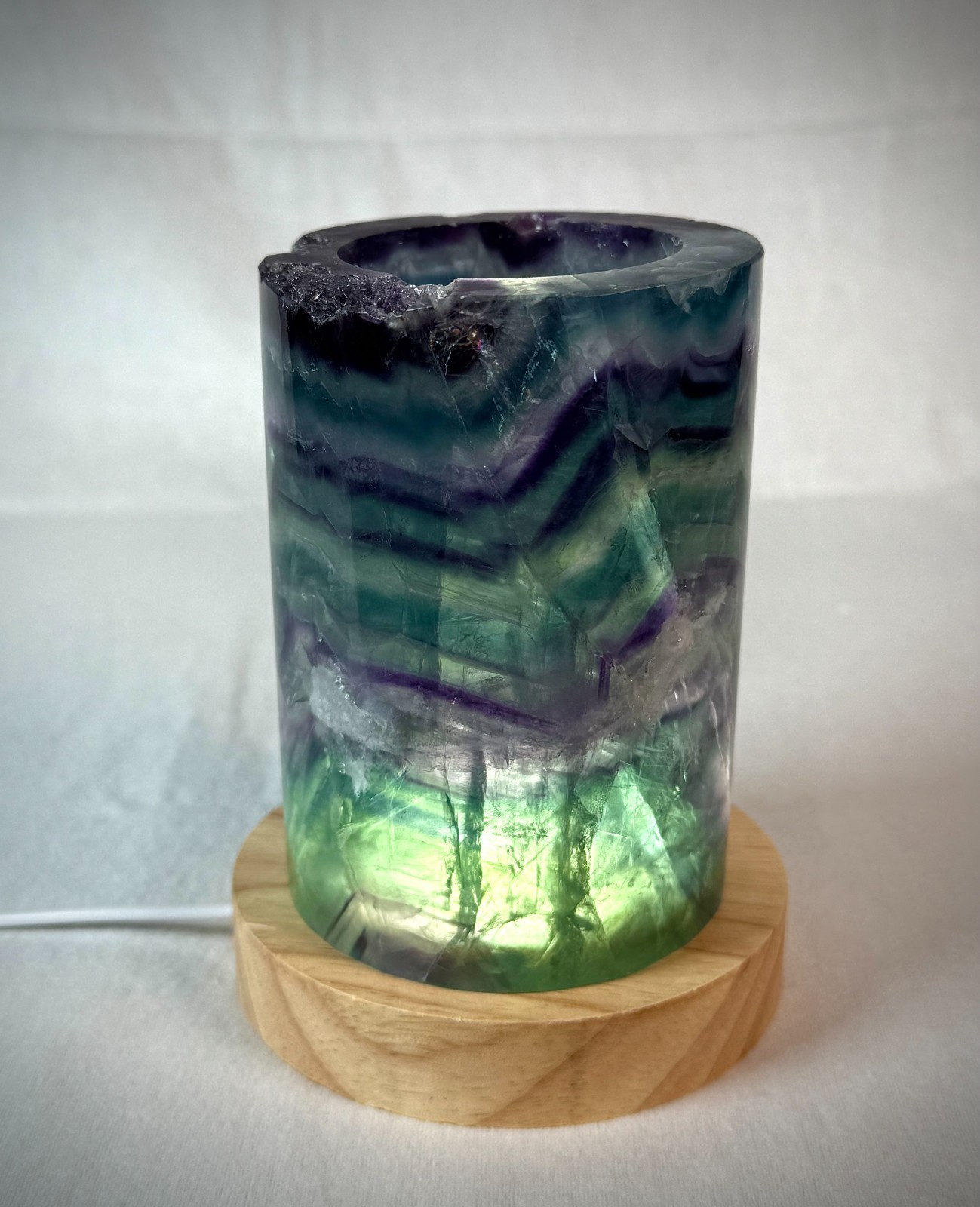 Fluorite Lamp #8 – Polished cylindrical-shaped USB lamp