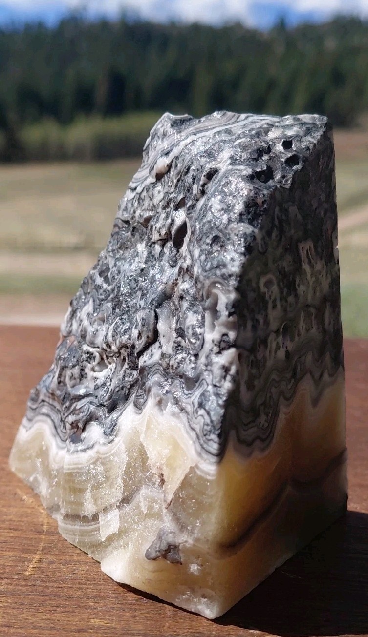 Zebra Calcite Polished Pyramid Dendrite Translucent Bands 3 1/4″x3 1/4″×2 1/2″