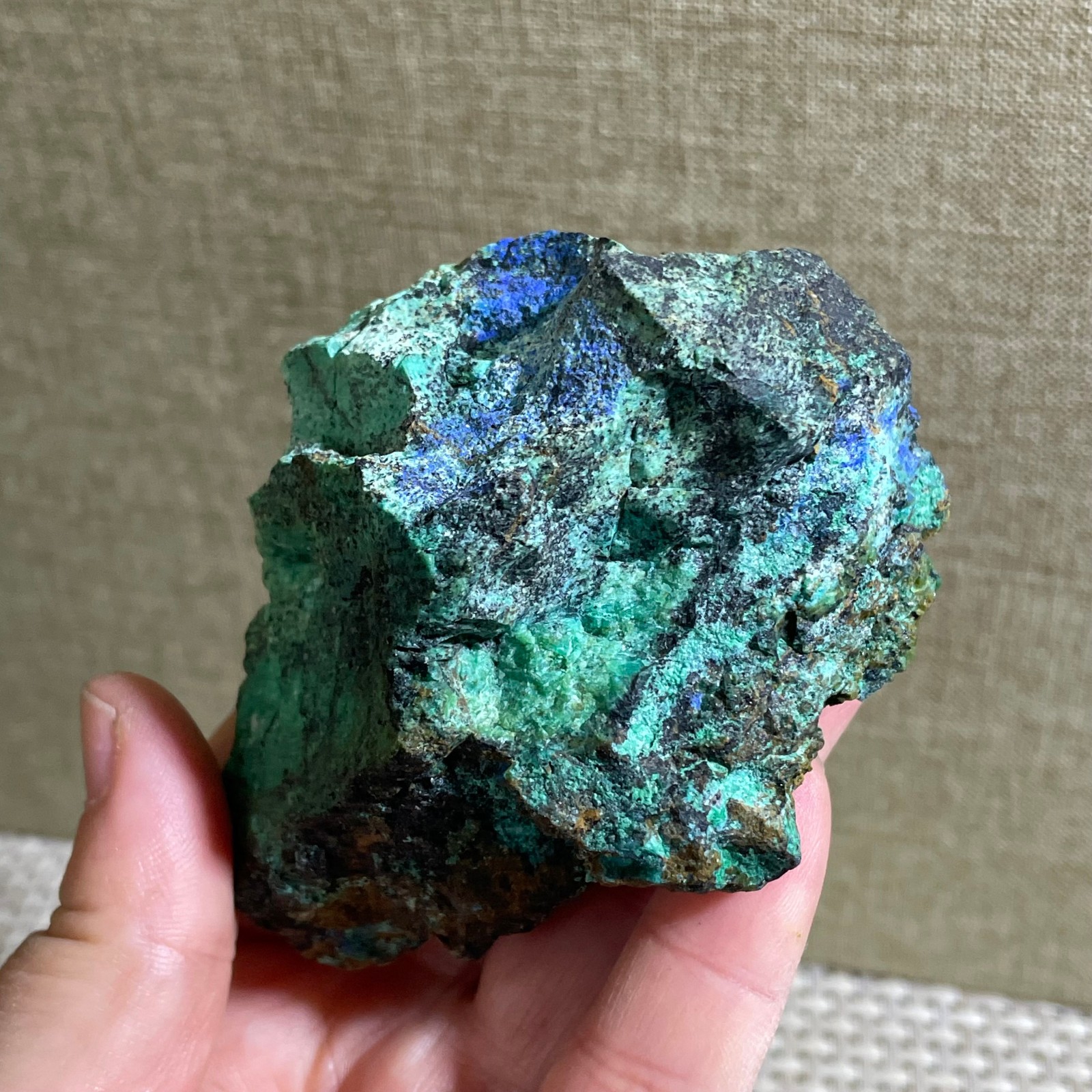 Restoration of Natural Blue Copper Ore Quartz Crystal Mineral Samples 148g