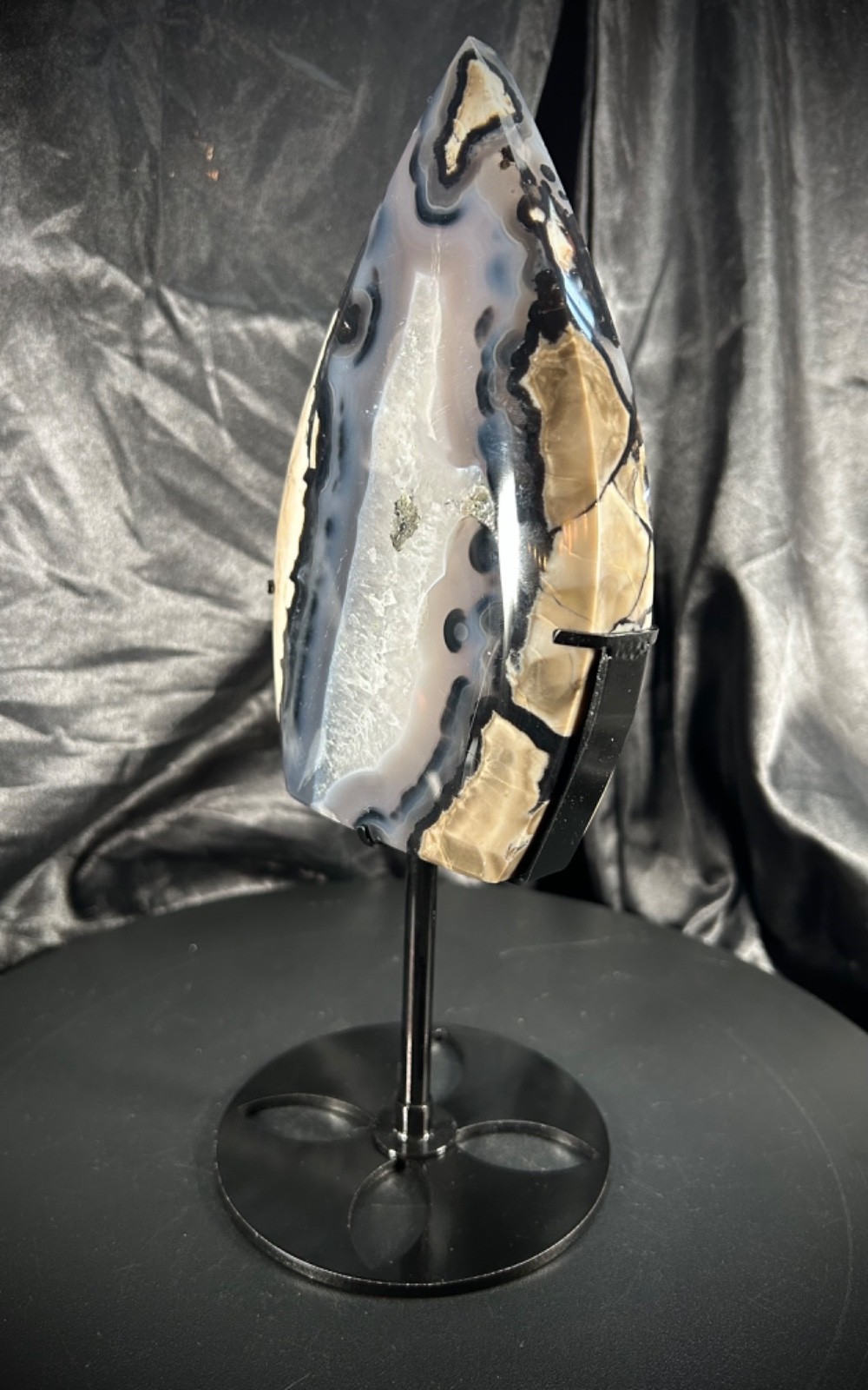 6.5″ Volcano Agate Ornament With Metal Stand 1lb 14.8oz (873 grams)