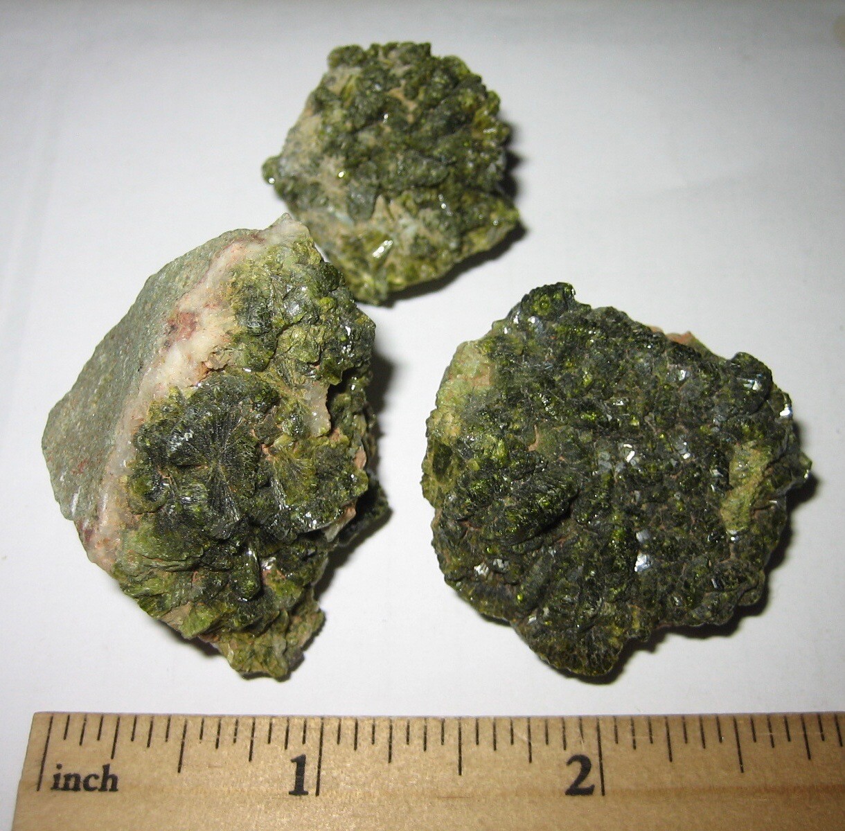 3 NATURAL ROUGH 1.1″-1.7″ EPIDOTE CRYSTAL MINERAL CLUSTERS FROM MOROCCO 94.4g *1