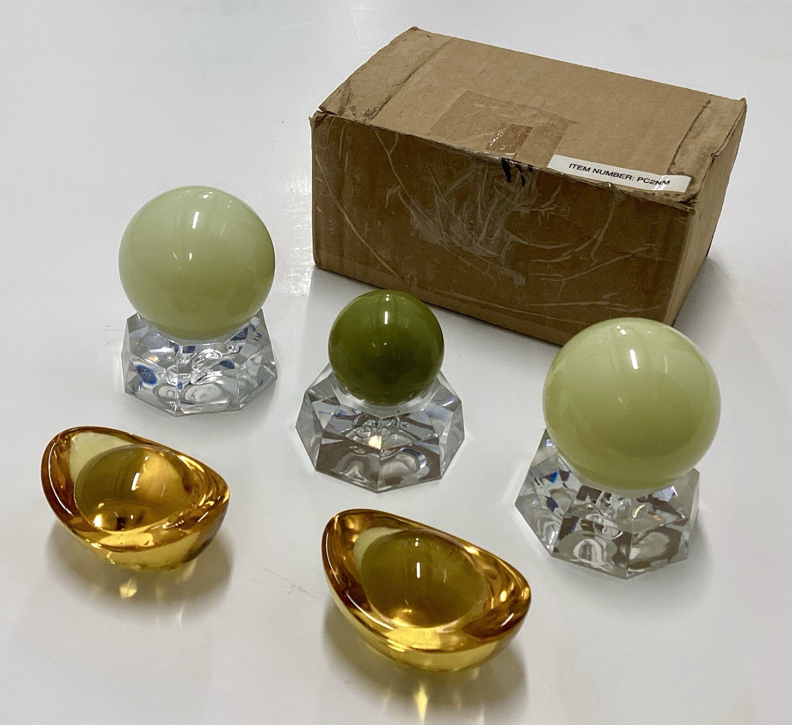 ASSORTED CHINESE DECORATIVE CRYSTAL BALLS WITH LUCITE BASES (GB)