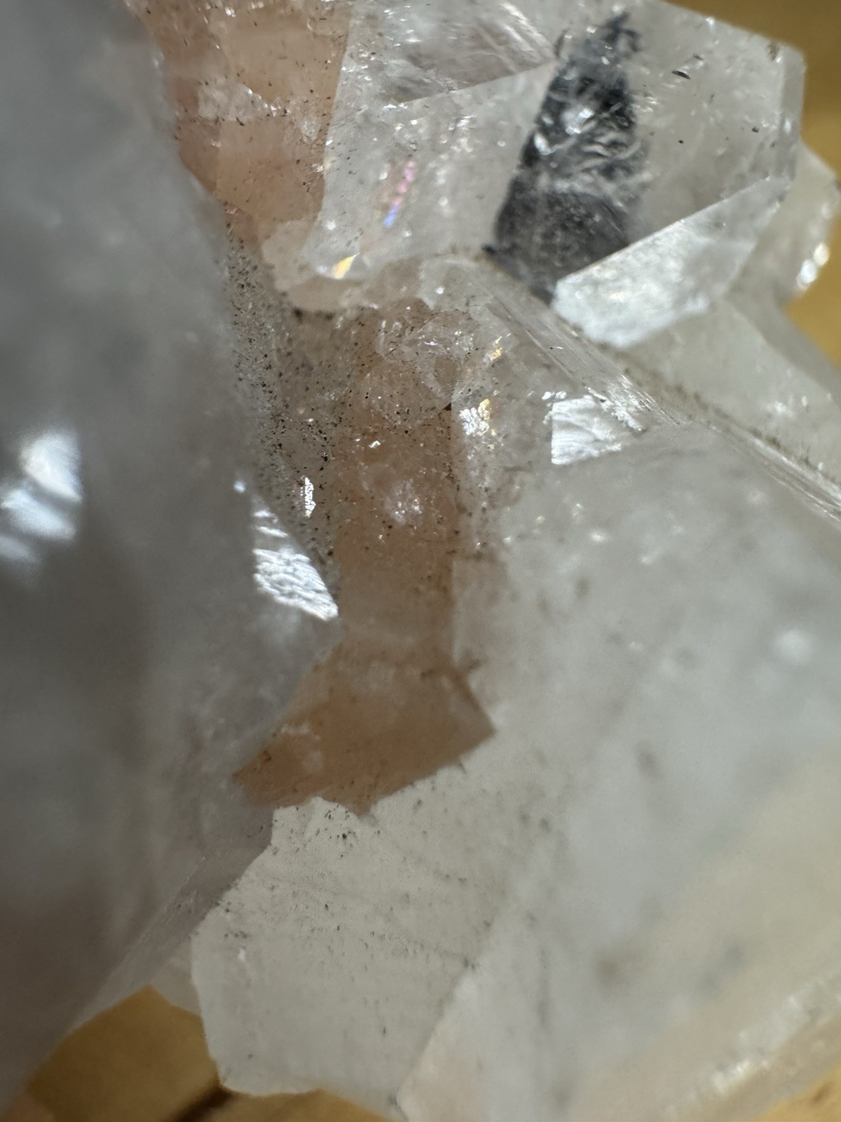 7086 Peach Stilbite On Diamond Apophyllite India 1.6”T 2.0”W 2.6”L Wt. 4 Oz.