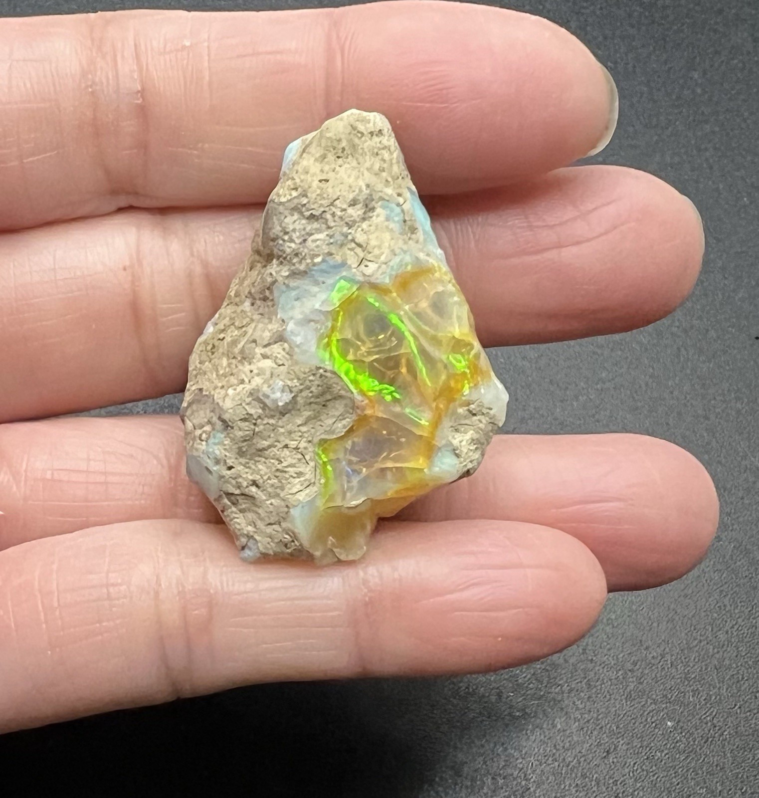 Ethiopian Welo Genuine Opal 14.5g Approx 1 1/2in AWESOME FLASHES