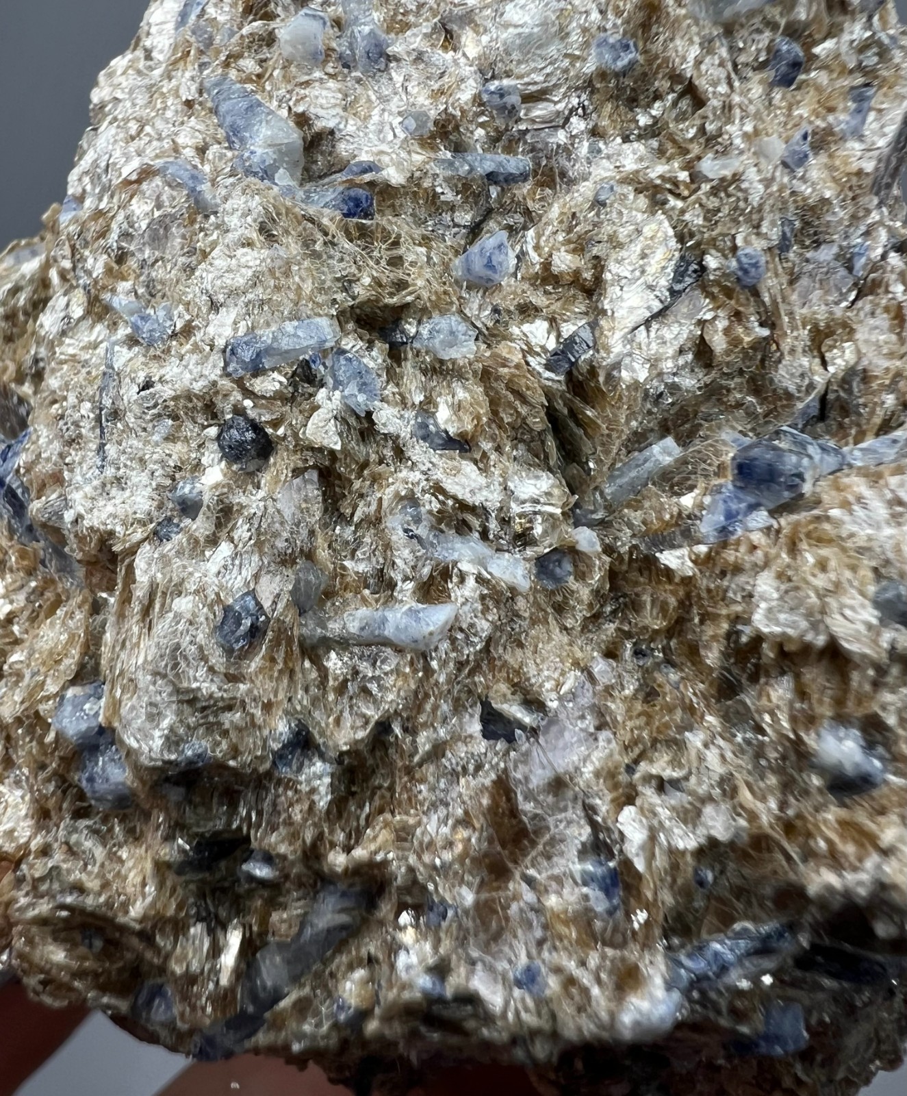 217 GM Sapphire Crystals On Mica Matrix – Badakhshan AFG – Combine Shipments