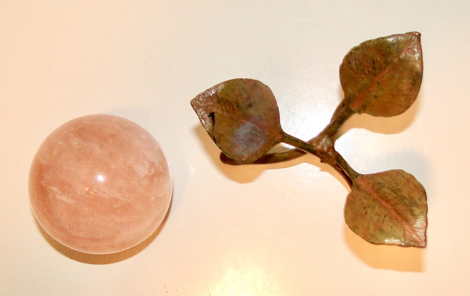 Pink ROSE QUARTZ ORB Ball Sphere + Brown Metal TWIG STAND 4 3/4″ Tall