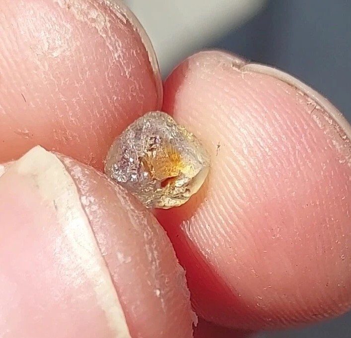 BICOLOR ORANGE & LIGHT BLUE SAPPHIRE FROM MONTANA, USA