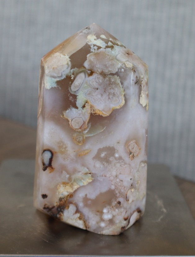 FLOWER AGATE POINT 3.39 X 2.00 INCHES/ 247.4 GRAMS