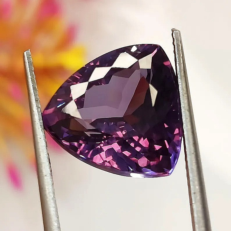 Natural Alexandrite Trillion Cut 10-11 CT GGI Certified Loose Gamestone