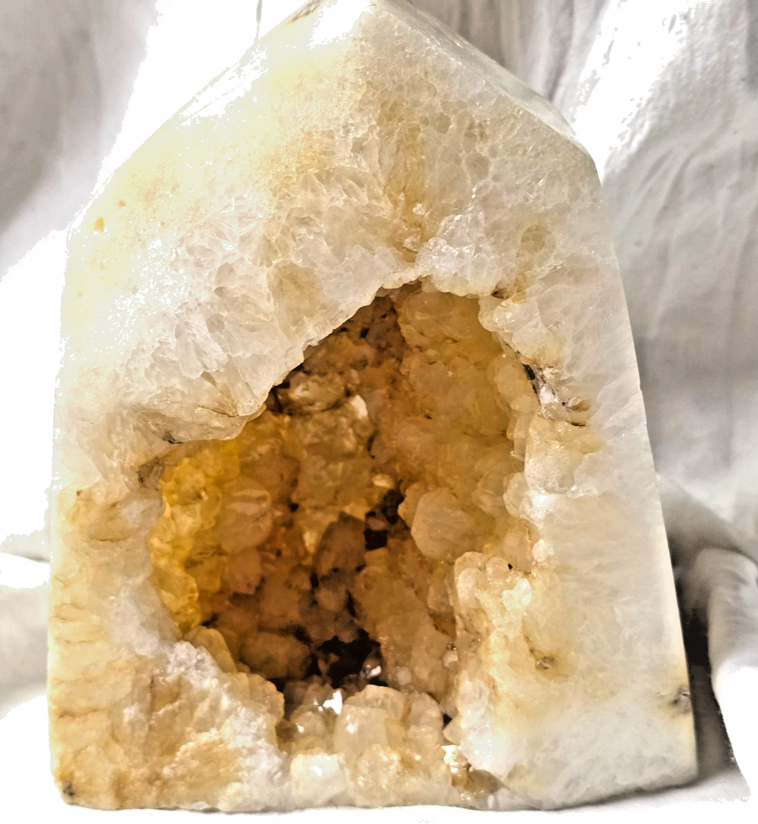 2.47 lb Tennessee Quartz Tower with Geode Quartz pocket 5 inches Free Standing