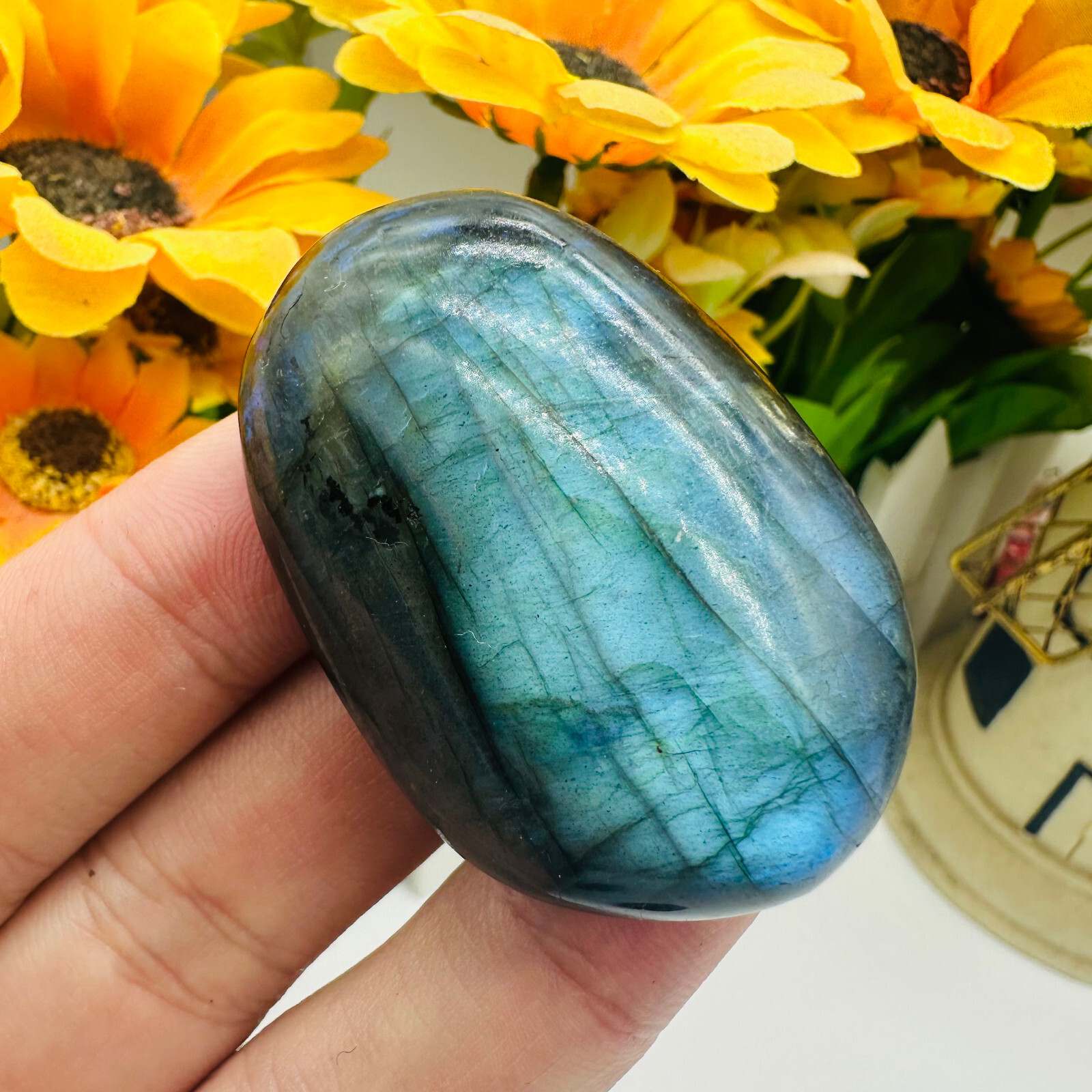 Natural Labradorite Quartz Crystal Polished Palm Stone Ore Specimen Healing 1PC
