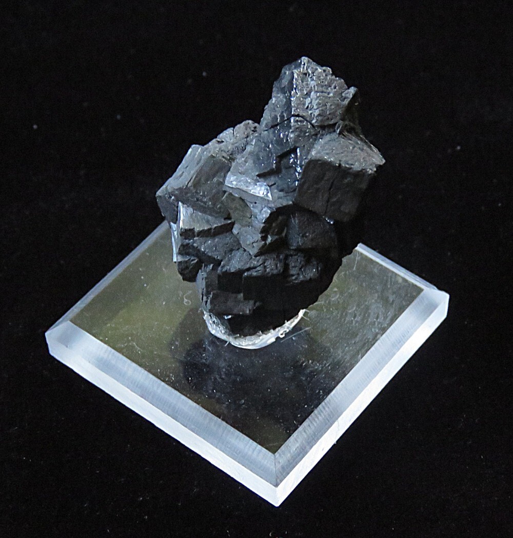 Ramsdellite Crystals- 1 1/4″ x 3/4″- Mistake Mine, Wickenburg, Arizona