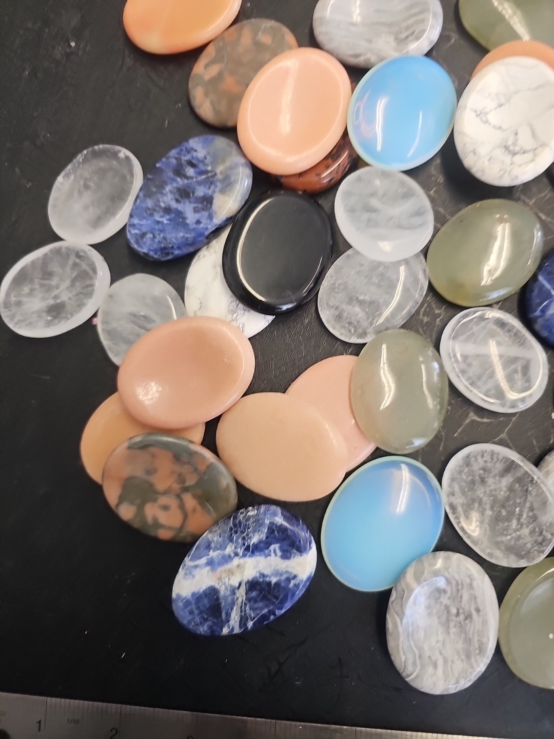 wholesale bulk lot Assorted worry stone gem stone 2lb 50 pcs