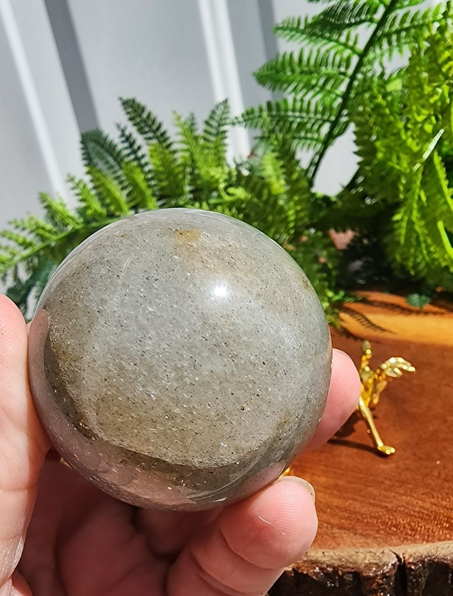 Sage Adventurine Sphere 48 mm 140 grams, 5oz 1-1/2″ in diameter