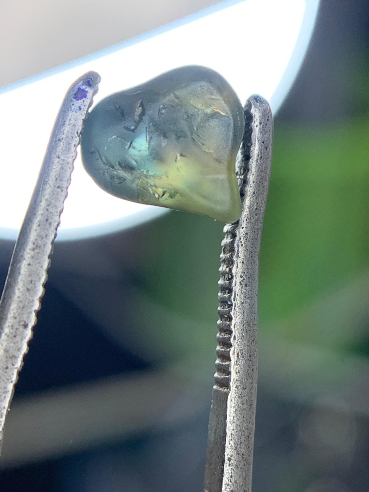 1.85 Crts Gorgeous Piece Facet Grade Blue & Green (Teal) sapphire Rough