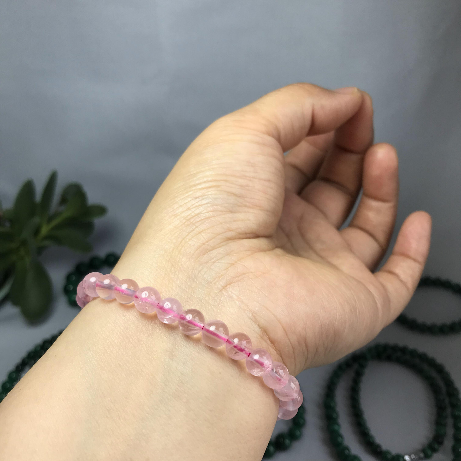 1Pcs Natural Polish Pink crystal stone bracelets Crystal ball Specimen 6mm