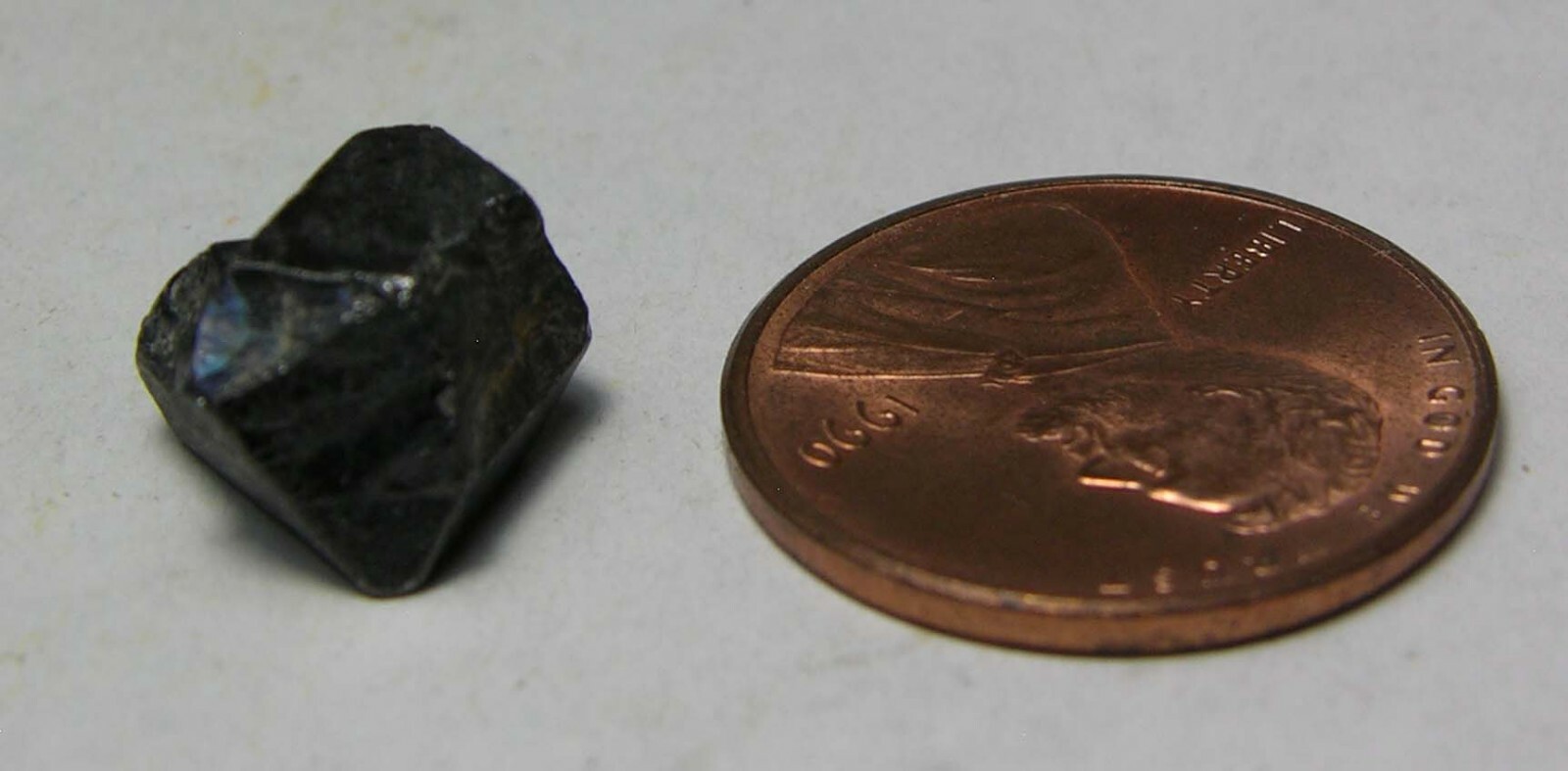 #7 Pakistan 9.25ct 100% Natural Octahedron Magnetite Crystal Specimen 1.80g 10mm