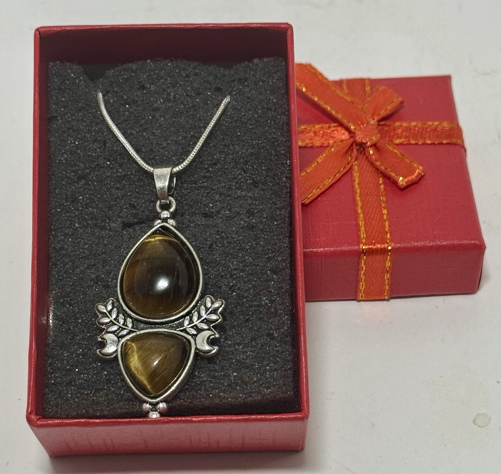 Tiger’s Eye 10-pc Set:Towers, Palm Stones, Mini Alien Head, Bracelet & Necklace