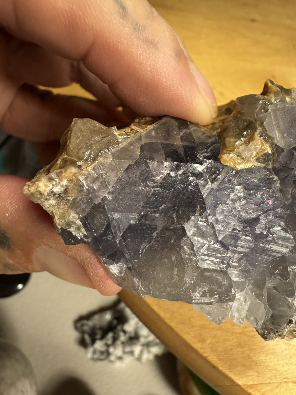 7118 Raw Fluorite Multiple Records Uv Reactive 2.0”T 2.3”W 3.4”L Wt. 10 Oz.