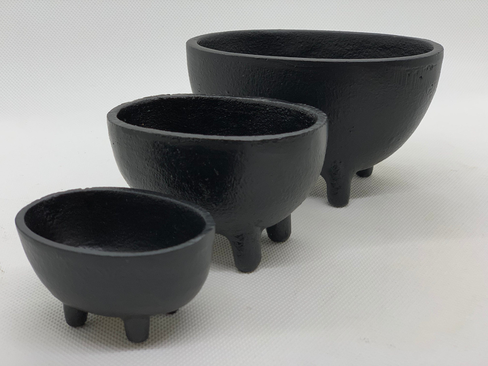 2.5″, 4″ and 5.25″ Long Oval Cast Iron Cauldron, Pick a Size