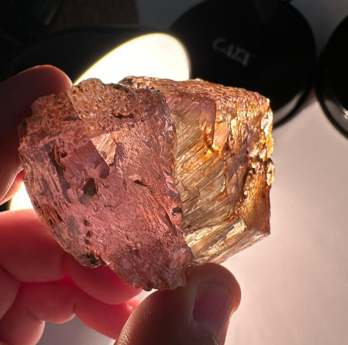 153g Natural Twin Diaspore Crystal – Color Change – 5x5x5.5 cm – Collector Grade
