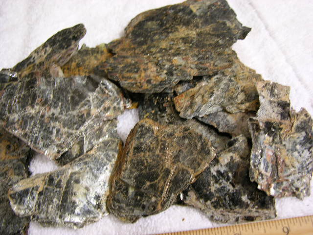 Biotite mica crystal red/tan tabular book form 1 pound lot 3-8 pieces 2-5 inch