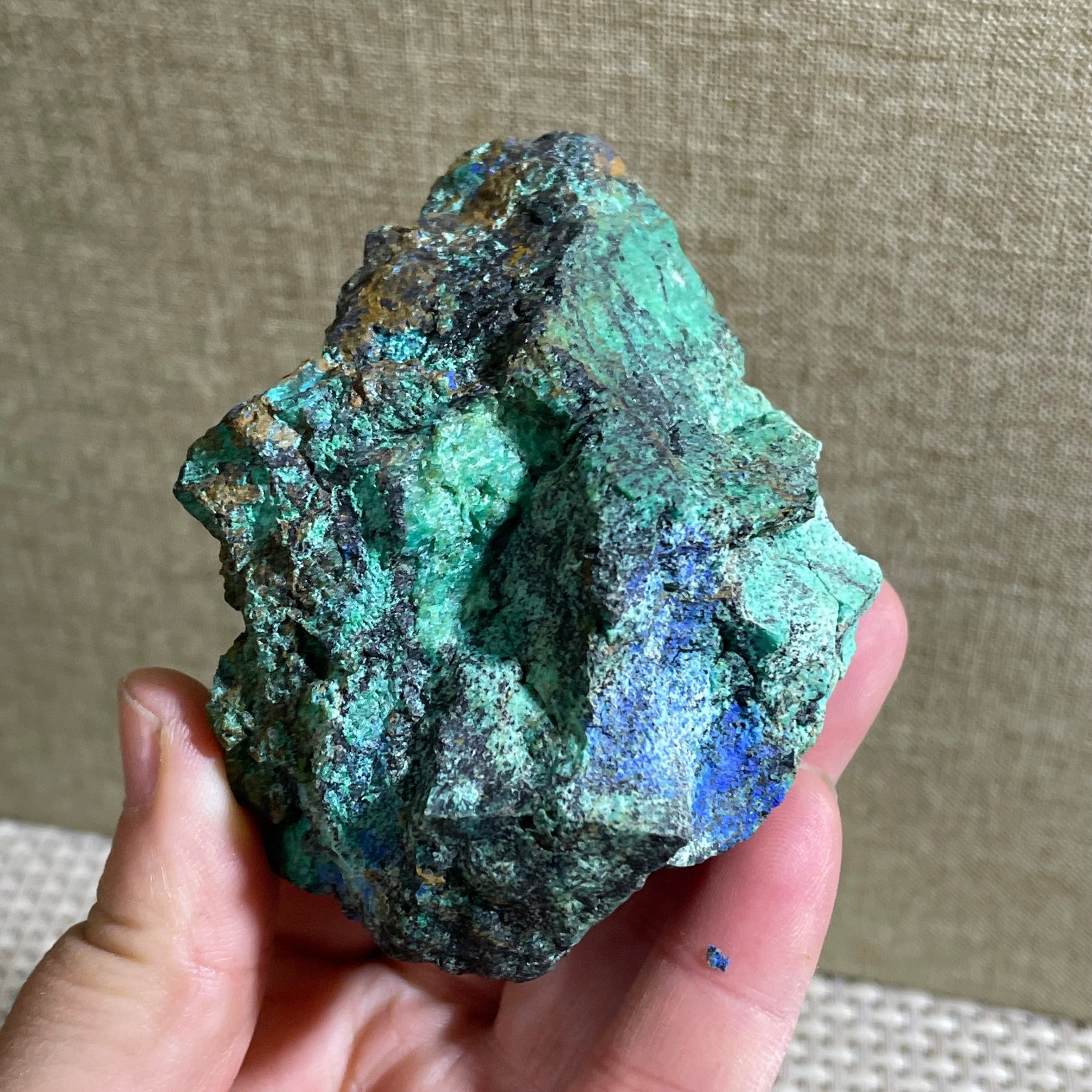 Restoration of Natural Blue Copper Ore Quartz Crystal Mineral Samples 148g